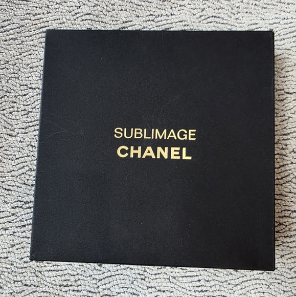 Chanel Sublimage Gold and Black Zippered Case - Picture 5 of 5
